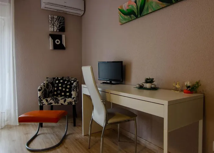 Apartment Domus Salamanca. Melchor Cano. Centro. 4 Salamanca